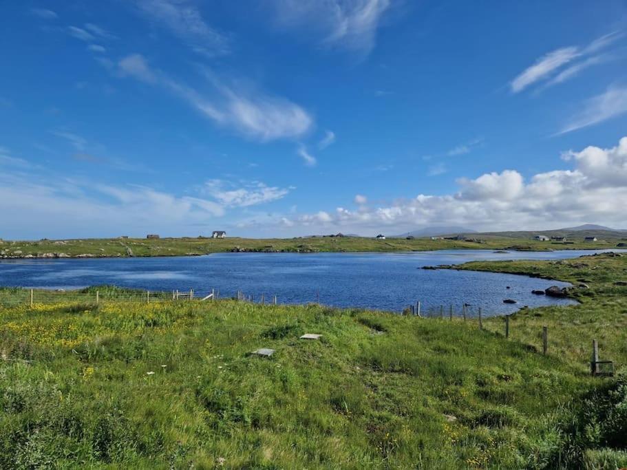 Villa Loch An Eilean Pod Isle Of South Uist à Pollachara Extérieur photo