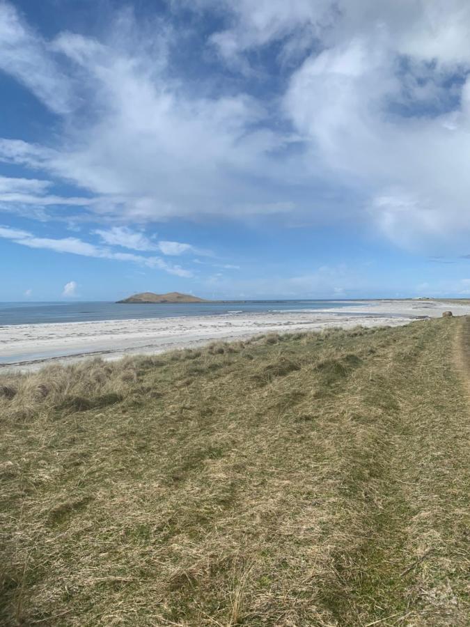 Villa Loch An Eilean Pod Isle Of South Uist à Pollachara Extérieur photo