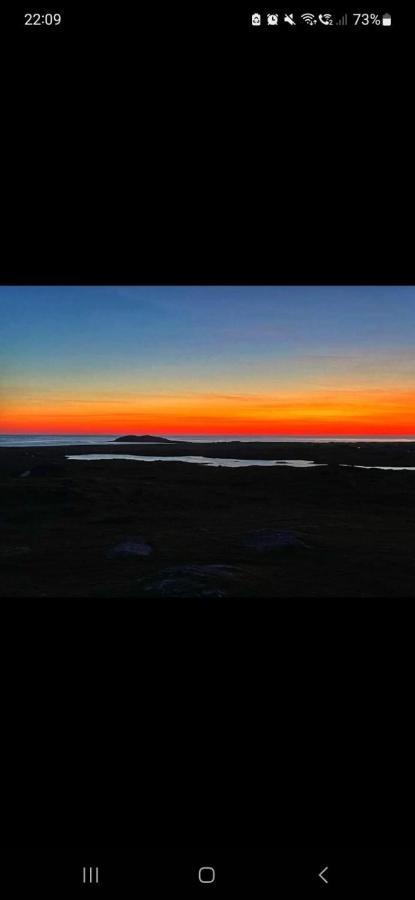 Villa Loch An Eilean Pod Isle Of South Uist à Pollachara Extérieur photo